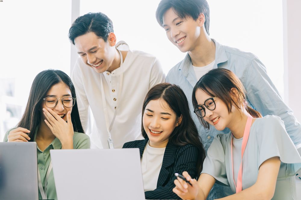 Pekerja dan freelancer dalam rutin harian